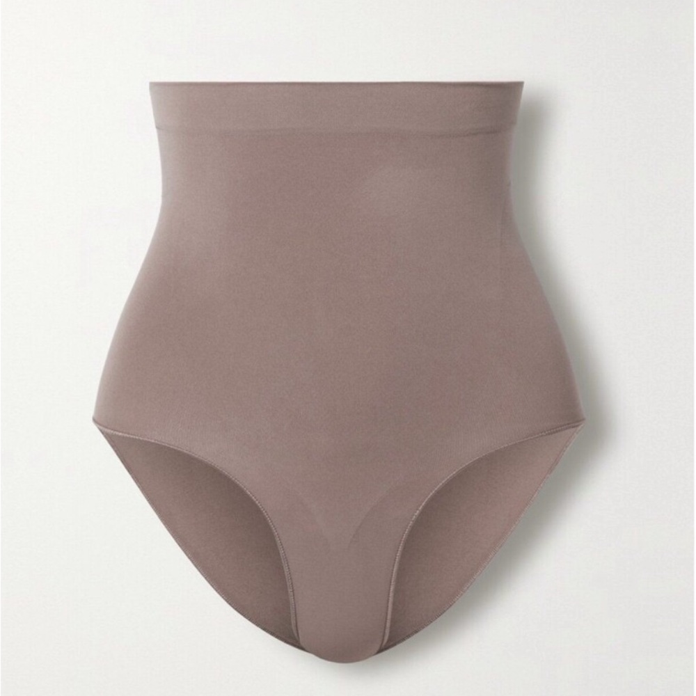 SKIMS SEAMLESS SCULPTING HIGH WAIST BRIEF IN UMBER NWOT IN 2X/3X - Picture 2 of 6